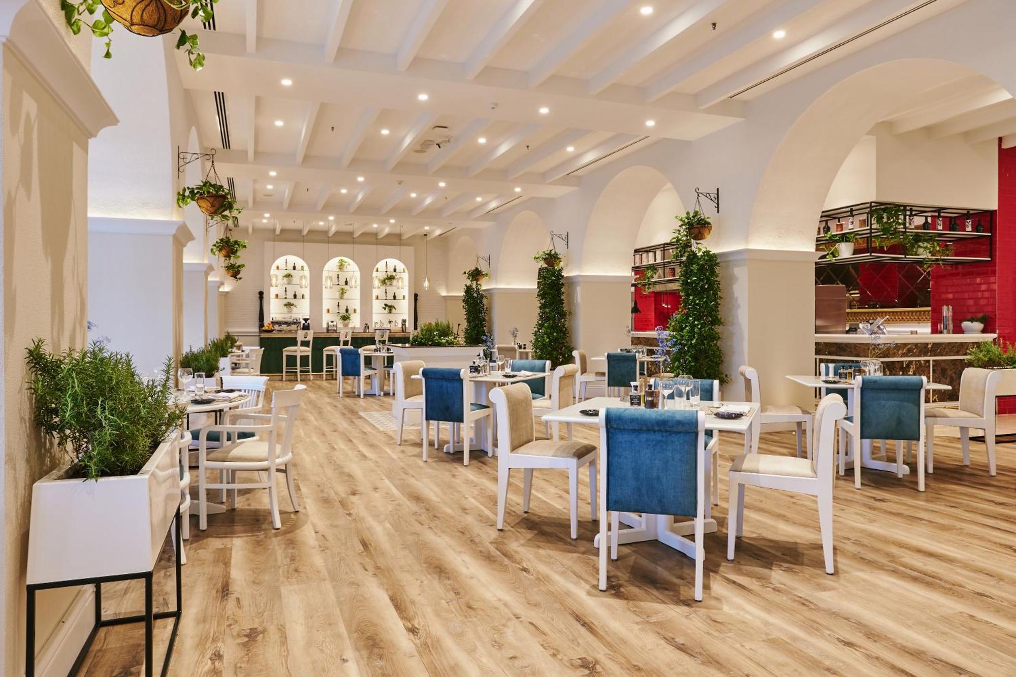 アジマン ホテル アジュマーン エクステリア 写真 The interior of the restaurant
