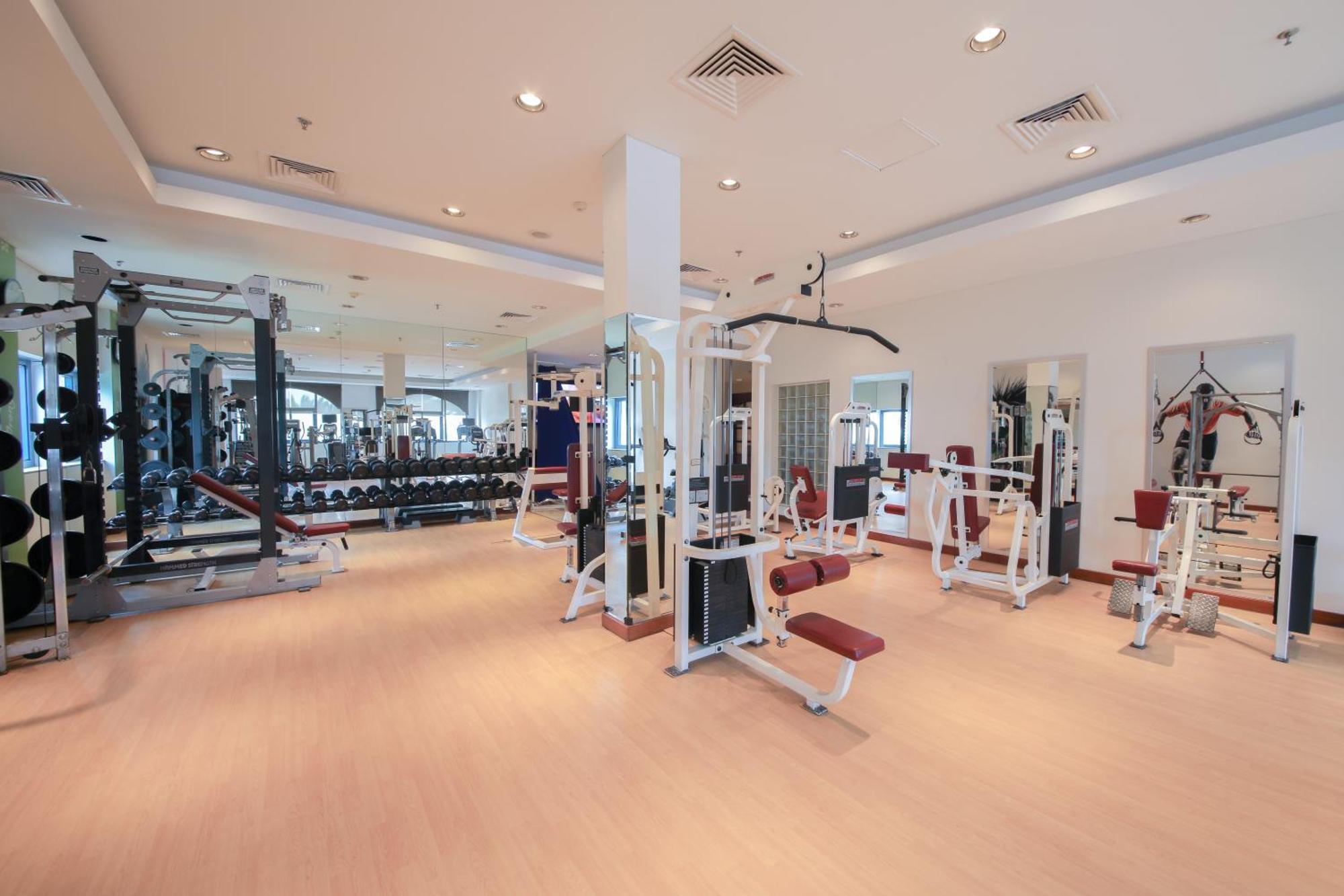 アジマン ホテル アジュマーン エクステリア 写真 The gym at the Grand Hyatt Hotel, Dubai