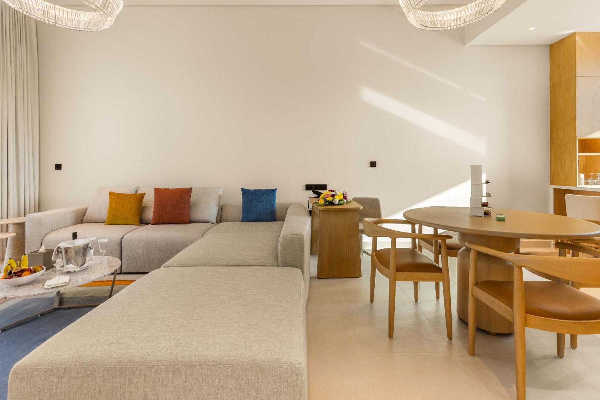 アジマン ホテル アジュマーン エクステリア 写真 A living room at the hotel