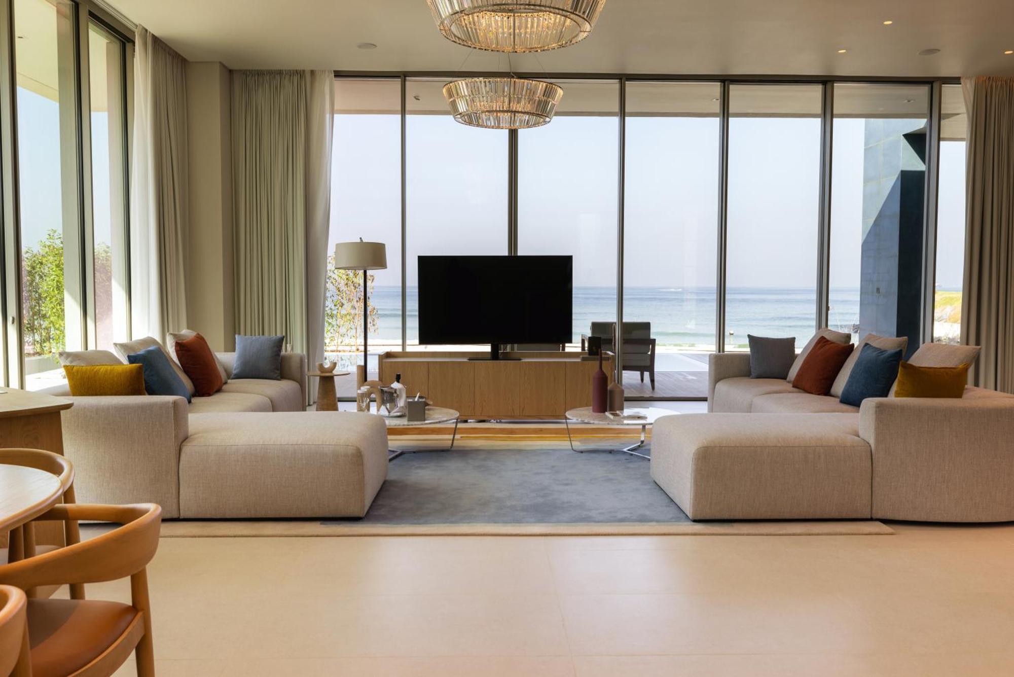 アジマン ホテル アジュマーン エクステリア 写真 Living room at the Ritz-Carlton, Laguna Beach